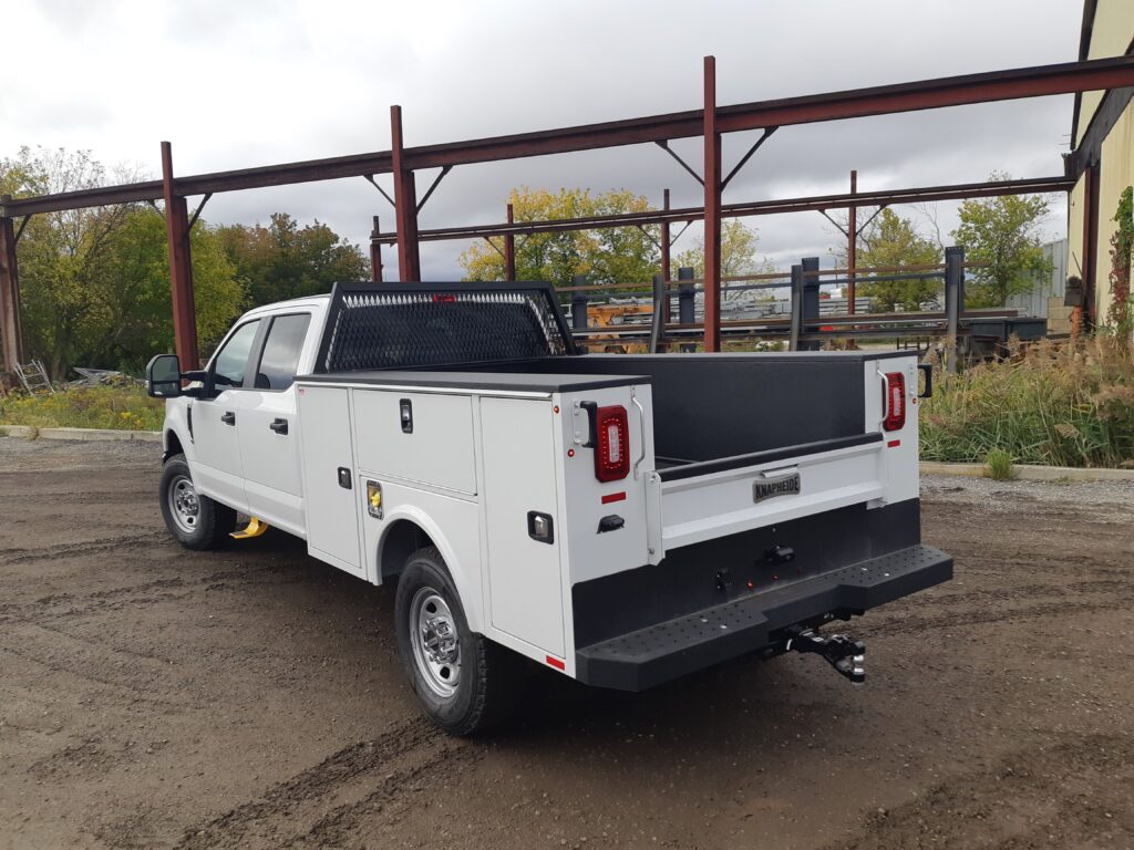 Ford F-350 with box delete aluminum service body